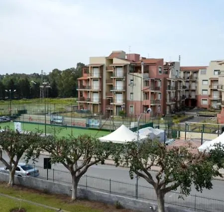 Carmen E Fede Daire Giardini Naxos